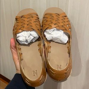 NEW Nisolo woven peep toe almond size 7